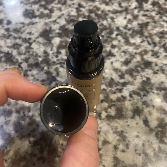 Moira Complete Wear Foundation Ultra Coverage Weightless - #375 Medium Beige - Picture 6 of 12